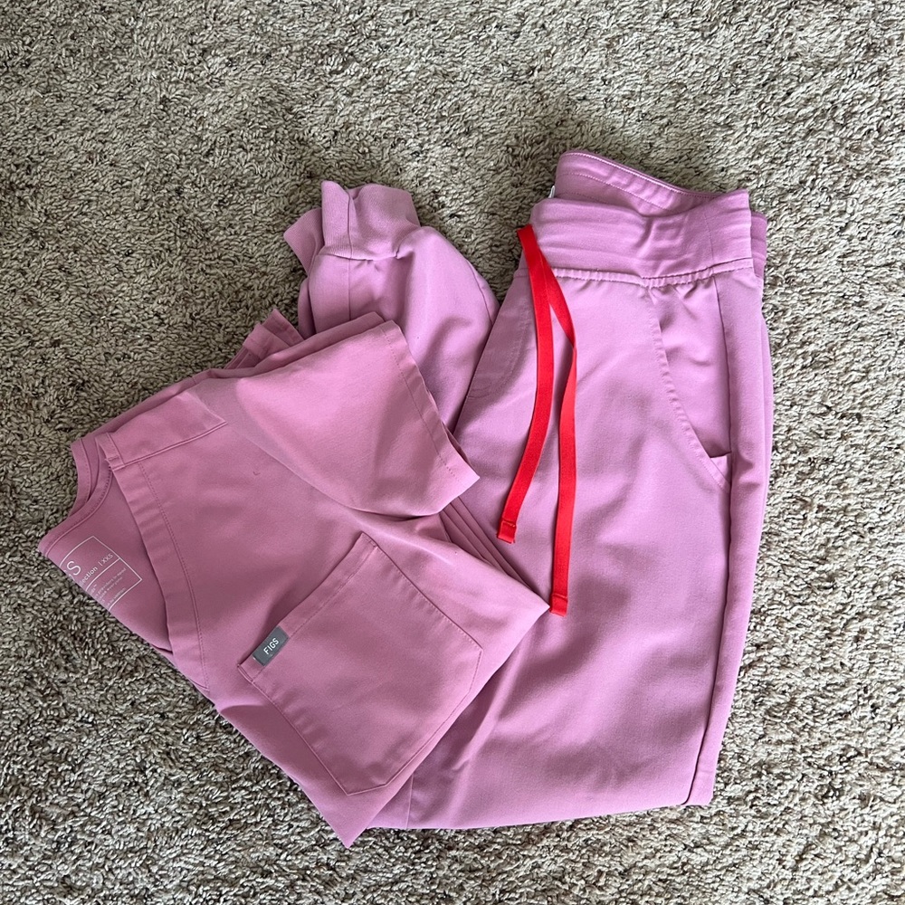 Figs Light Pink Scrub Set - XS Top and XS Bottoms
